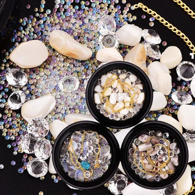 Mixed Diamonds and Beads and Stones for Nail Art Decorations